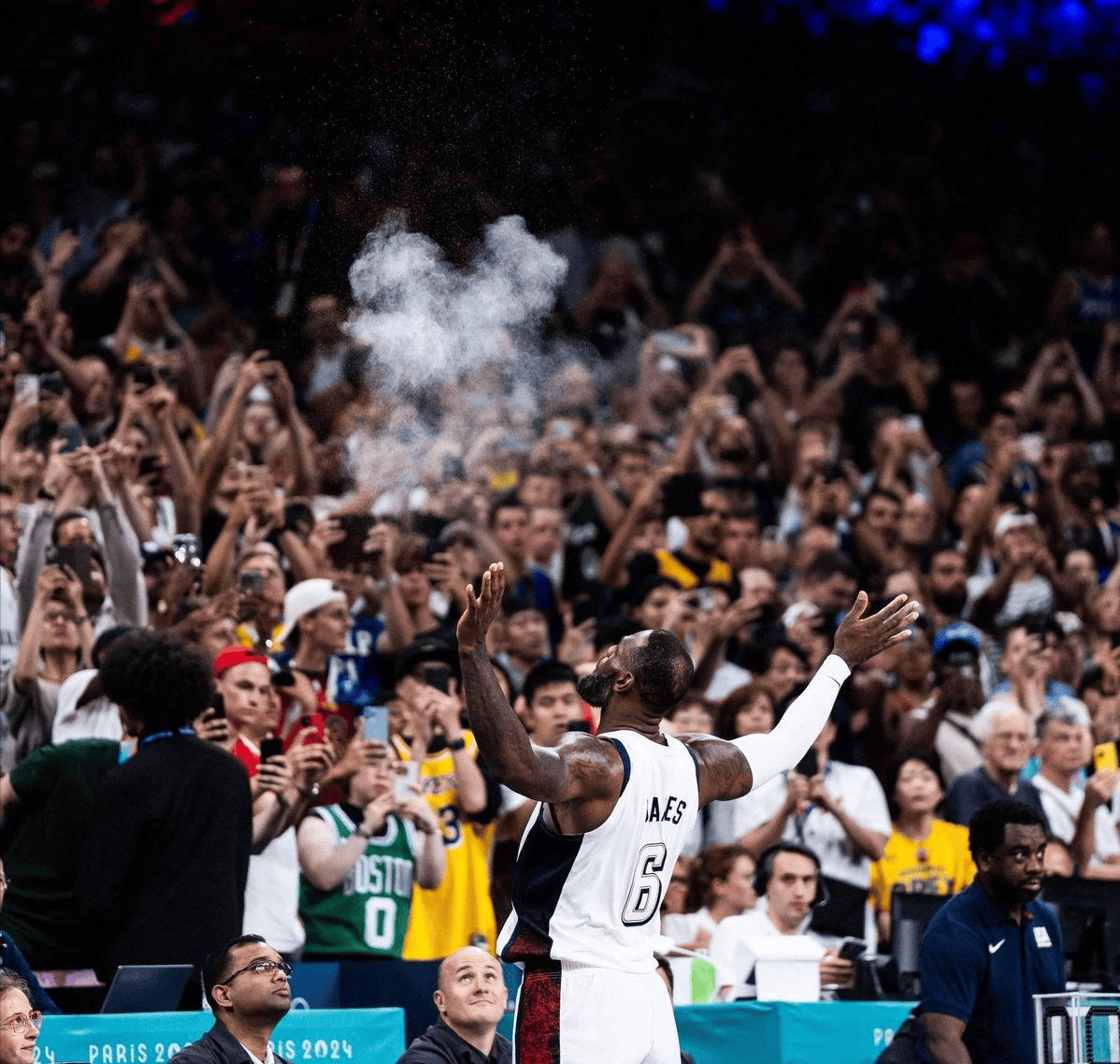 爱游戏官网-比赛规则变更引爆全场！，詹姆斯意外战胜法国队比赛高潮迭起的简单介绍