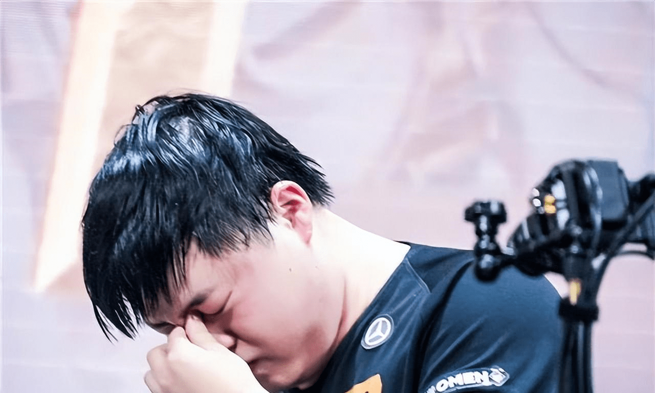 爱游戏-关于领先优势明显引发热议！，Uzi在TL比赛中出色发挥赛场气氛高涨的信息